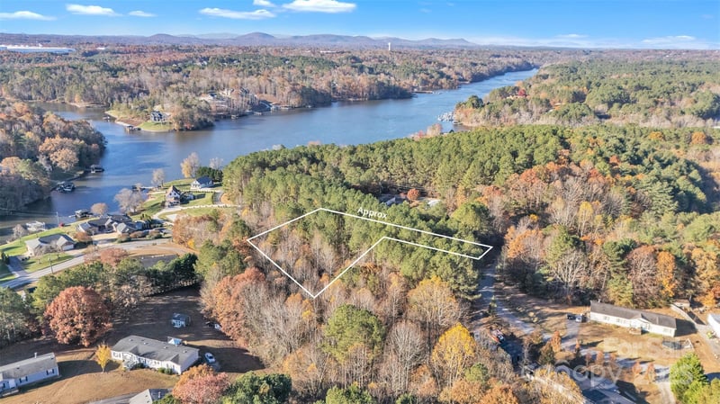 5607 Heathstead Dr, Granite Falls, NC 28630