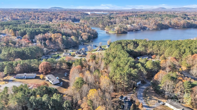 5607 Heathstead Dr, Granite Falls, NC 28630