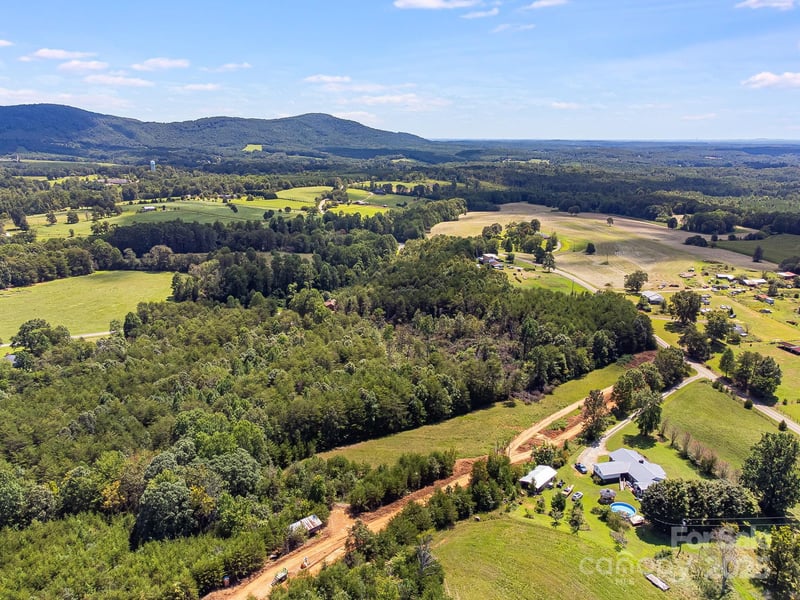 211 Luckadoo Rd, Bostic, NC 28018
