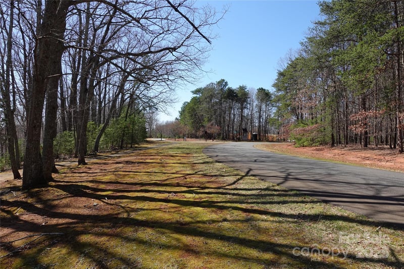 14427 Roe Buck Meadow Ln, Charlotte, NC 28278