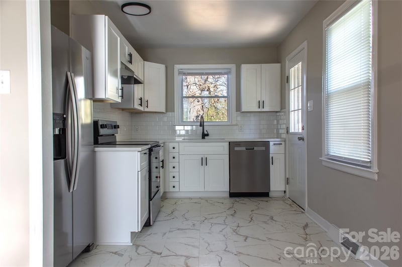 2854 Burbank Dr, Charlotte, NC 28216