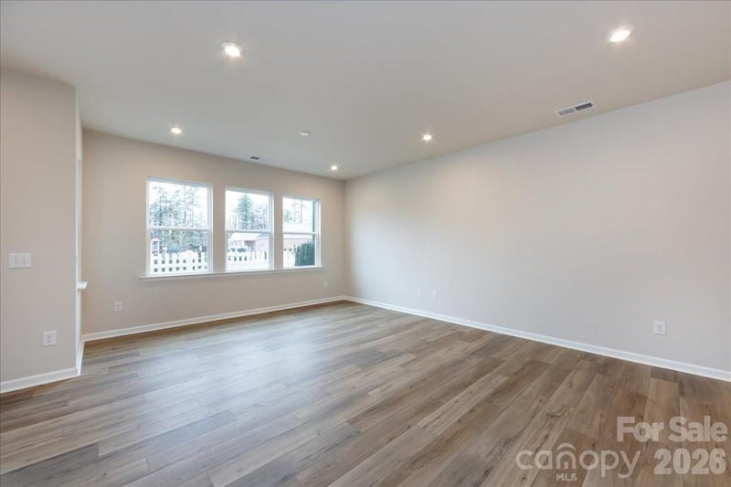 8430 Discovery Ln, Charlotte, NC 28216