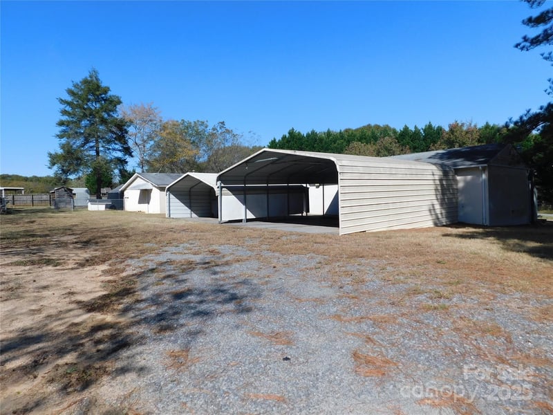 944 Hwy 150 Hw, Lincolnton, NC 28092