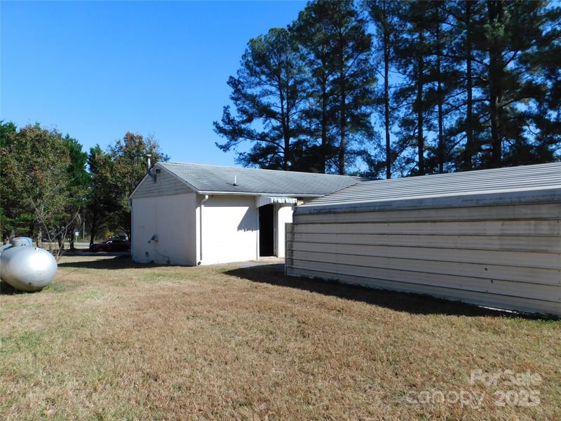 944 Hwy 150 Hw, Lincolnton, NC 28092