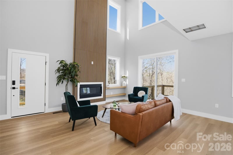 62 Upper Moffitt Rd, Asheville, NC 28805