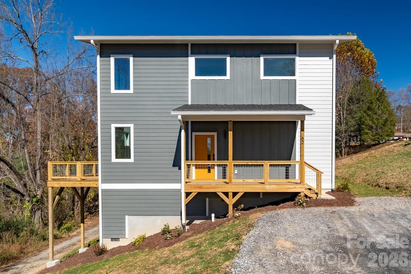 62 Upper Moffitt Rd, Asheville, NC 28805