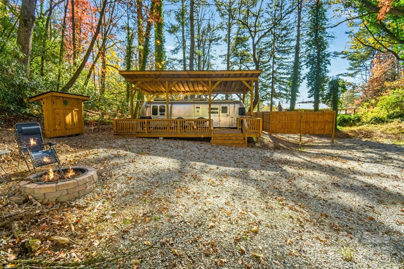18748 Rosman Hw, Sapphire, NC 28774