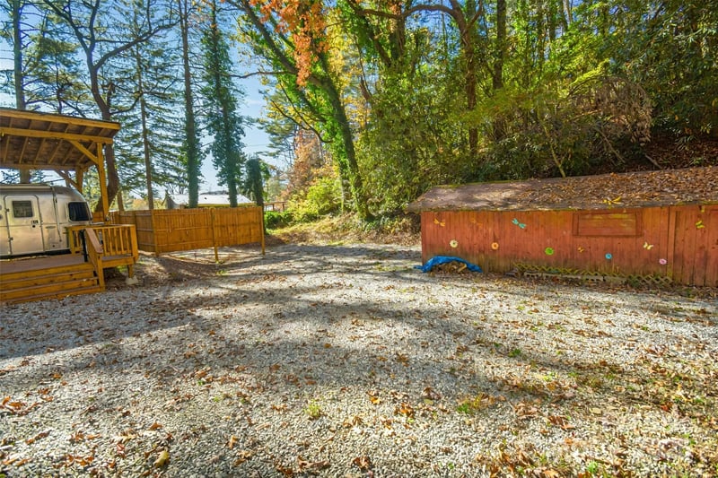 18748 Rosman Hw, Sapphire, NC 28774