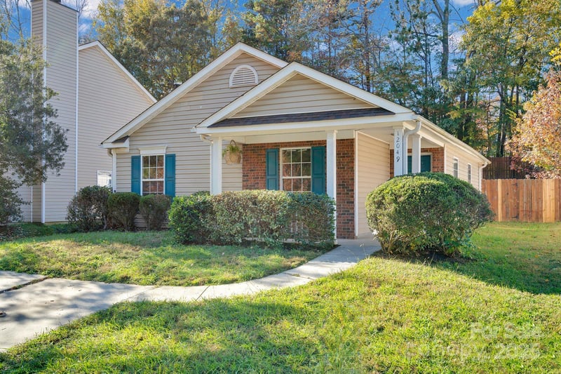 12049 Stewarts Crossing Dr, Charlotte, NC 28215