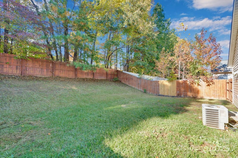 12049 Stewarts Crossing Dr, Charlotte, NC 28215