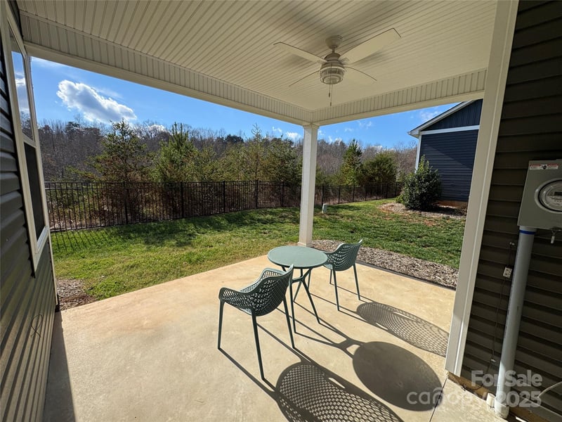 2822 15th Avenue Pl, Hickory, NC 28602