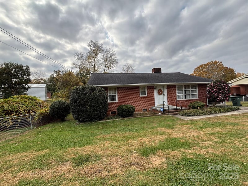 1623 Kimberly Dr, Gastonia, NC 28052