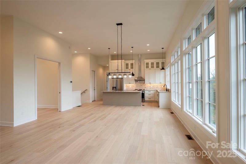 15 Evian Ct, Asheville, NC 28804