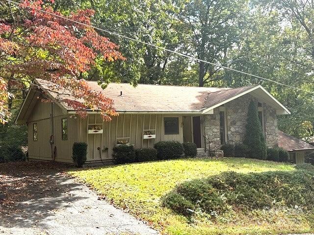 30 Brier Ln, Maggie Valley, NC 28751