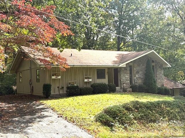 30 Brier Ln, Maggie Valley, NC 28751