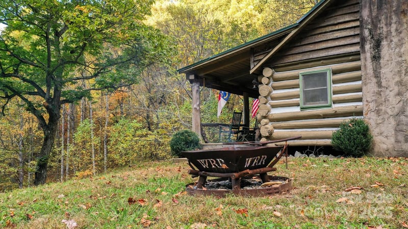 4189 Bristol Pl, Collettsville, NC 28611
