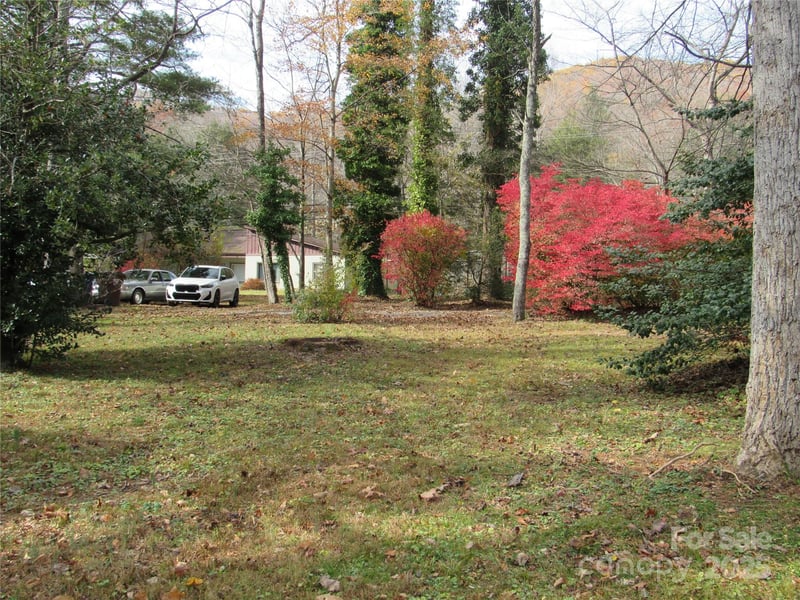 1144 Montreat Rd, Black Mountain, NC 28711