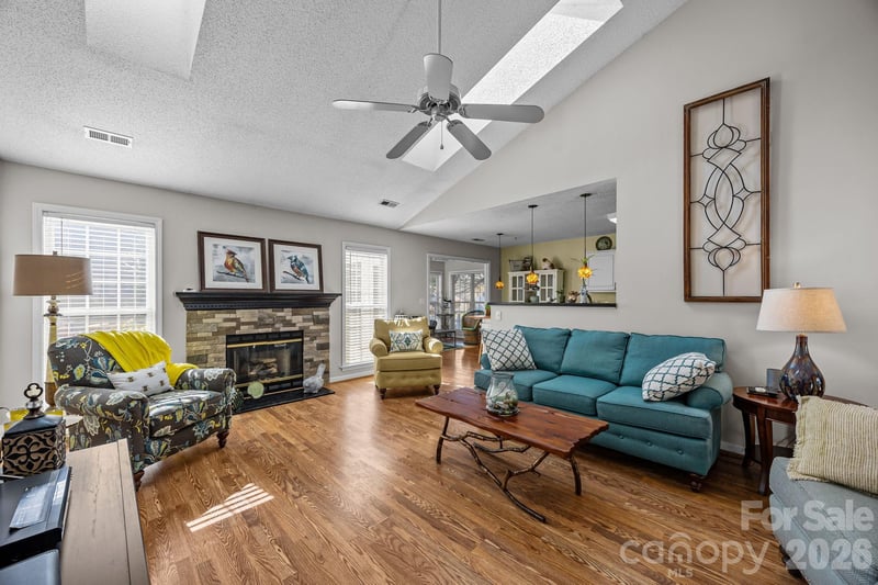 255 Stonehollow Rd, Fletcher, NC 28732