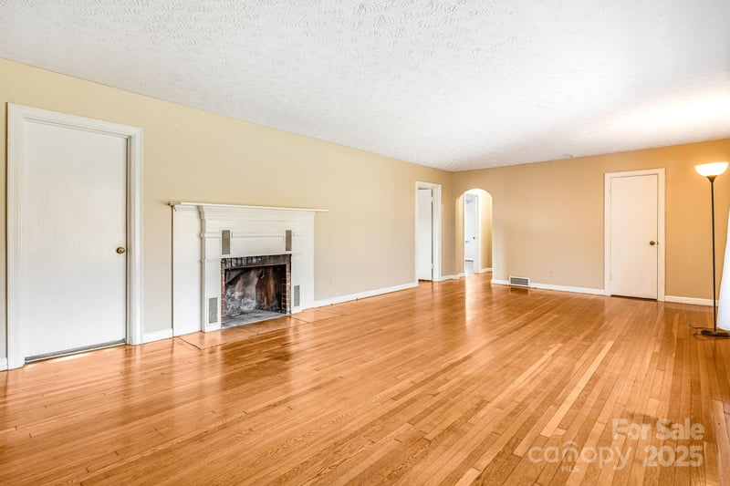 92 Parkway View Rd, Mars Hill, NC 28754