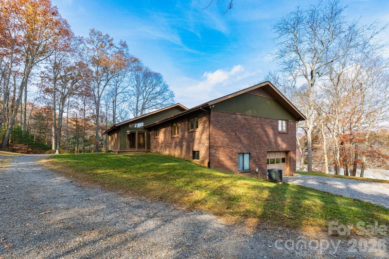 84 Joe Jenkins Rd, Fairview, NC 28730