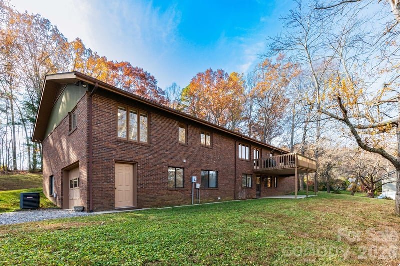 84 Joe Jenkins Rd, Fairview, NC 28730
