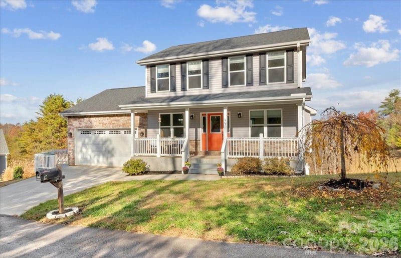 9 Old Amber Dr, Weaverville, NC 28787