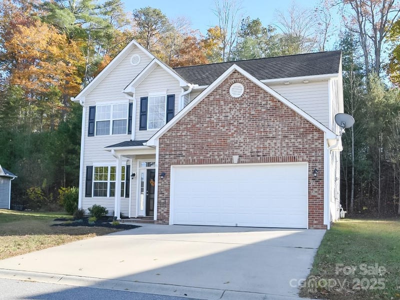 28 Stone River Dr, Asheville, NC 28804