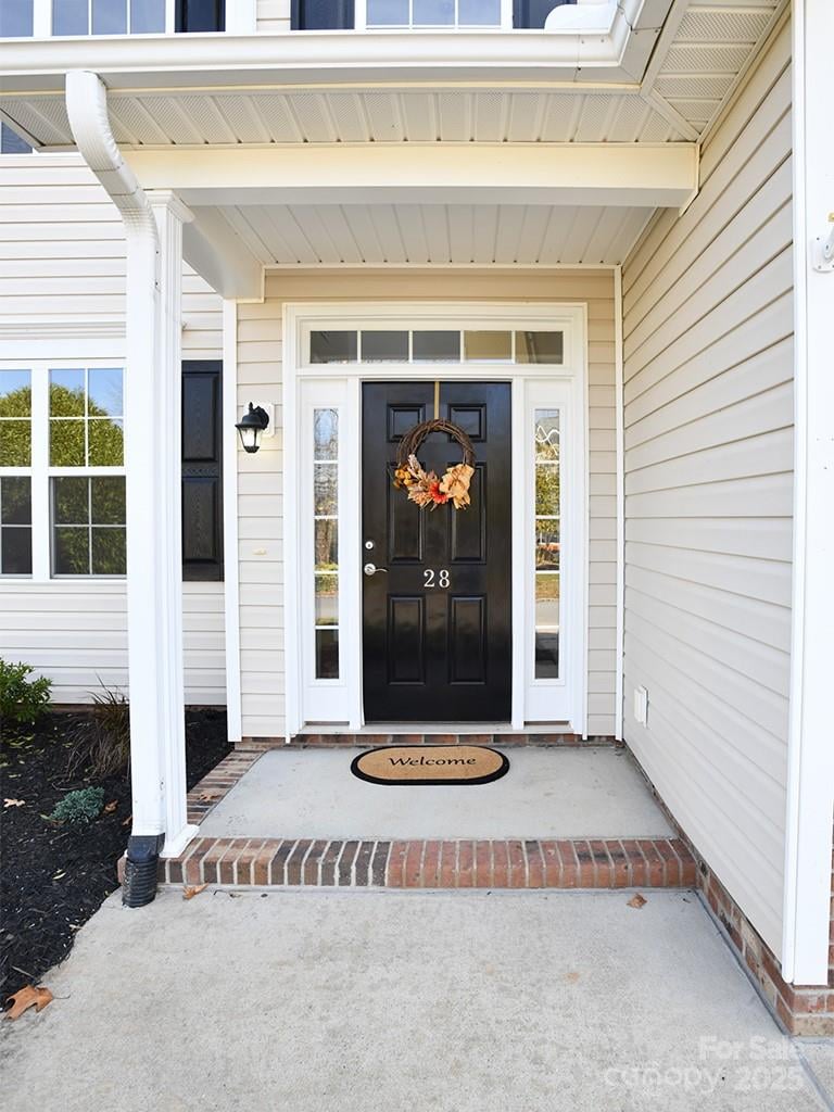 28 Stone River Dr, Asheville, NC 28804