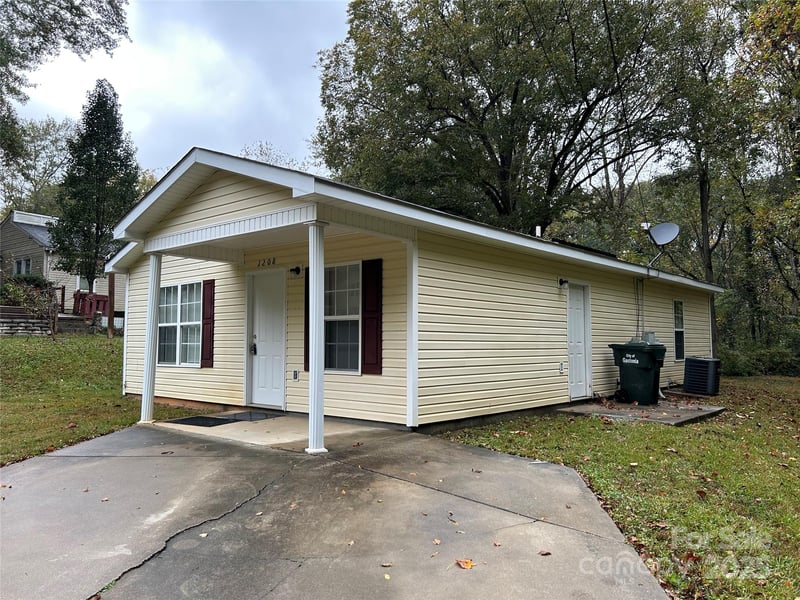 1208 Walnut Ave, Gastonia, NC 28052