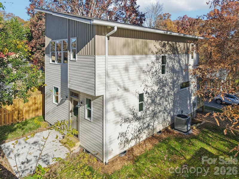 3 Fourth St, Asheville, NC 28803