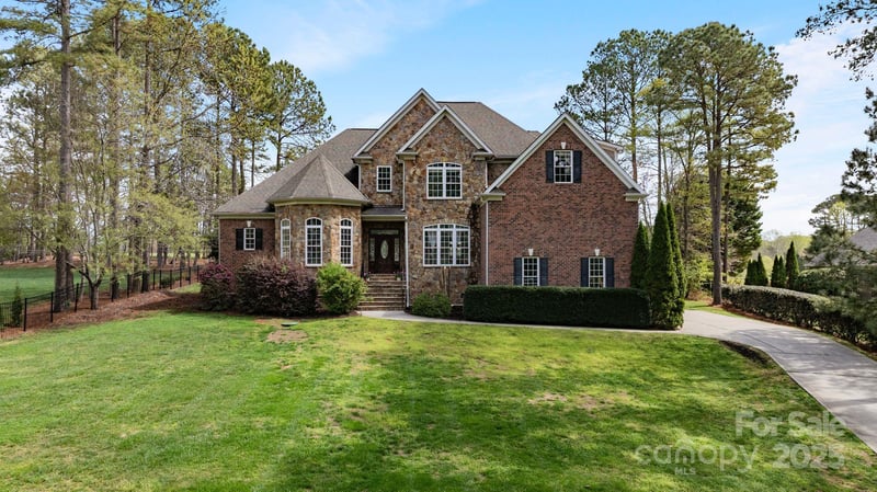 116 Whispering Cove Ct, Mooresville, NC 28117