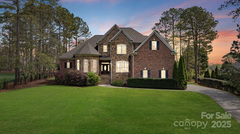 116 Whispering Cove Ct, Mooresville, NC 28117
