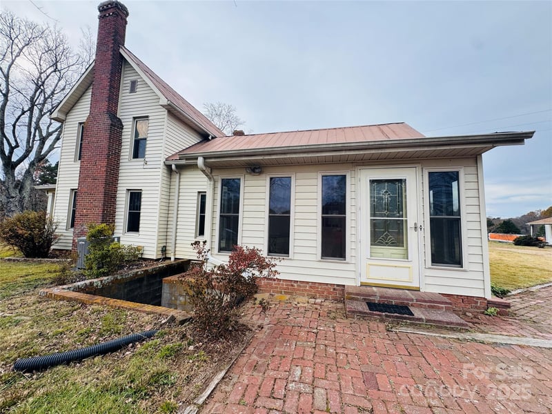 9143 Nc Highway 150 Hw, Linwood, NC 27299