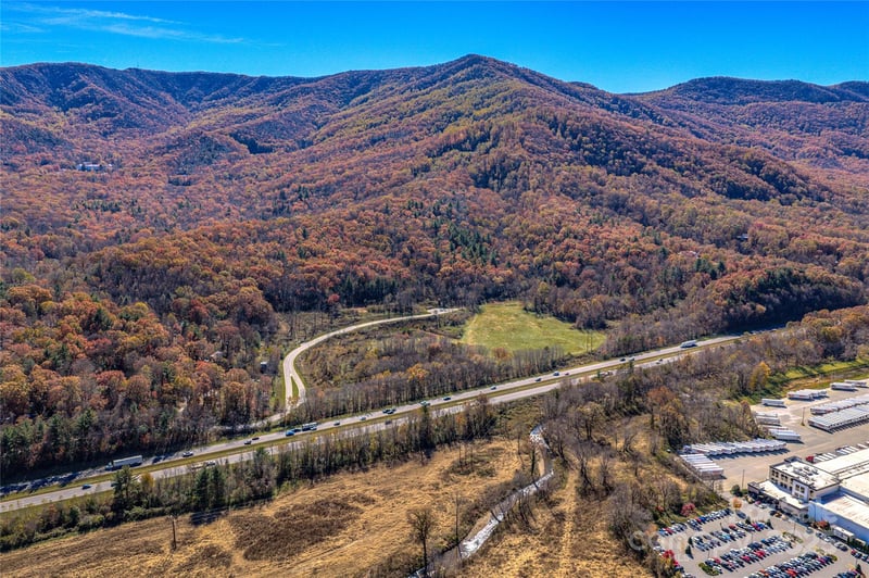 195 Access Rd, Black Mountain, NC 28711