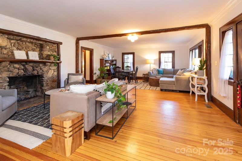 302 Iron Ridge Loop, Asheville, NC 28806