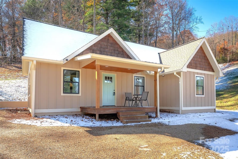 15 Eaglebear Dr, Asheville, NC 28806