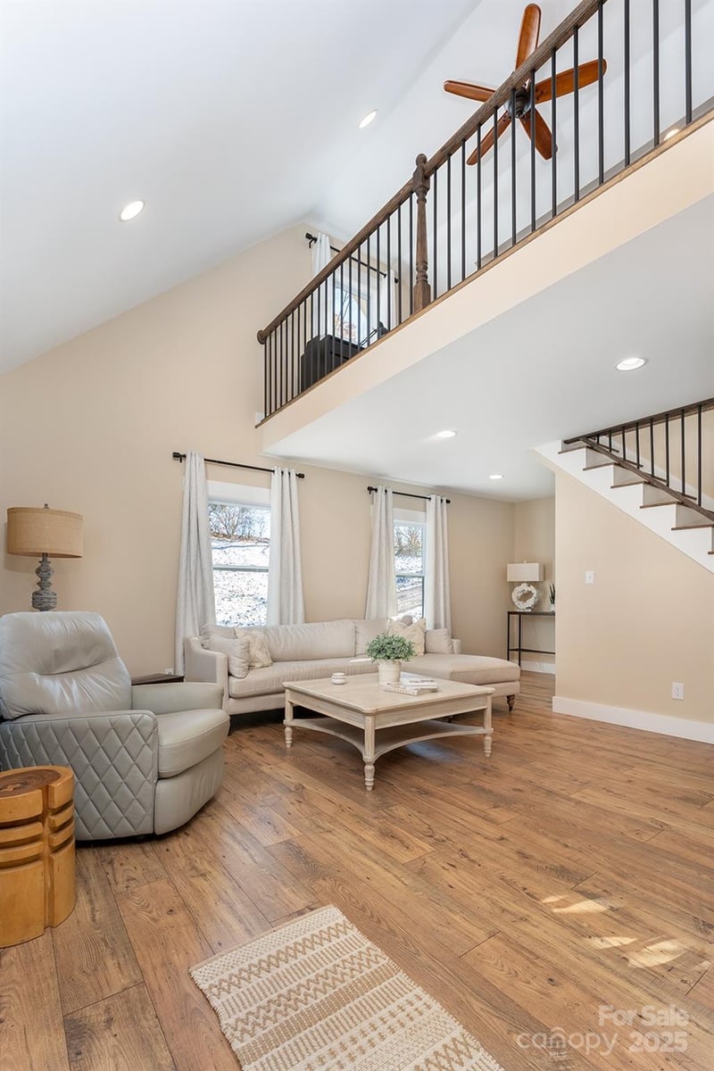 15 Eaglebear Dr, Asheville, NC 28806