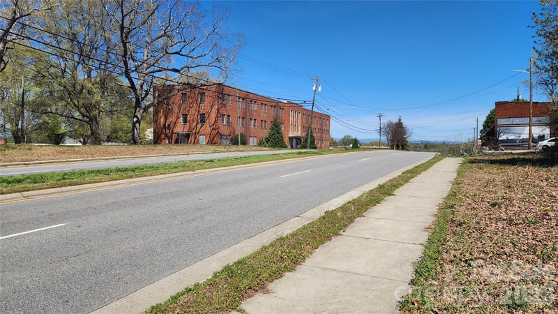 303 Old Nc 18 Hw, Morganton, NC 28655