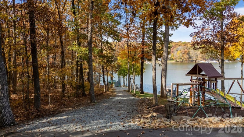 598 Mountain Shore Dr, Denton, NC 27239