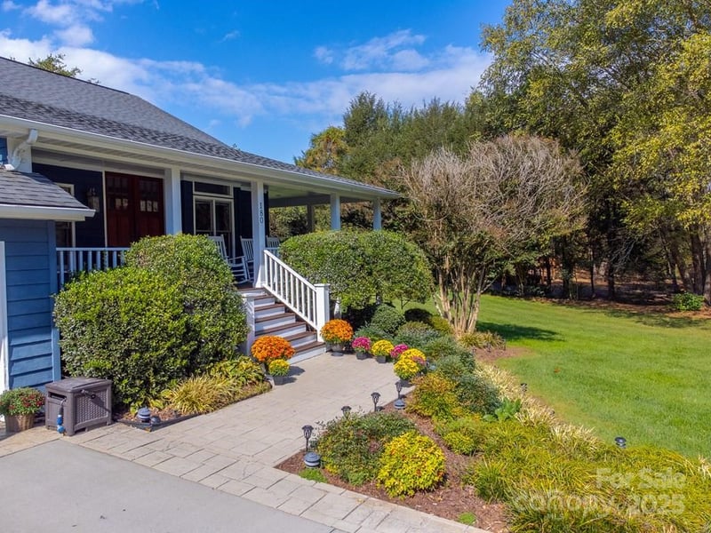 180 Paw Paw Cv, Sylva, NC 28779