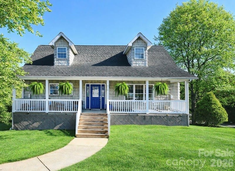 518 30th Avenue Cir, Hickory, NC 28601
