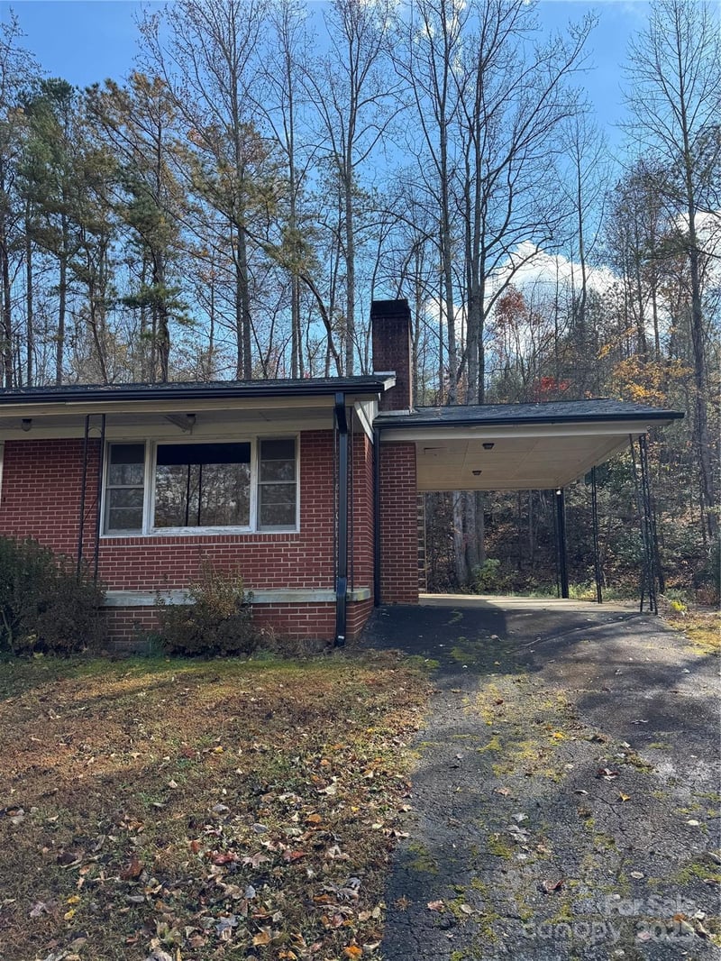 5046 Old Linville Rd, Marion, NC 28752