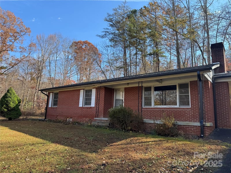 5046 Old Linville Rd, Marion, NC 28752