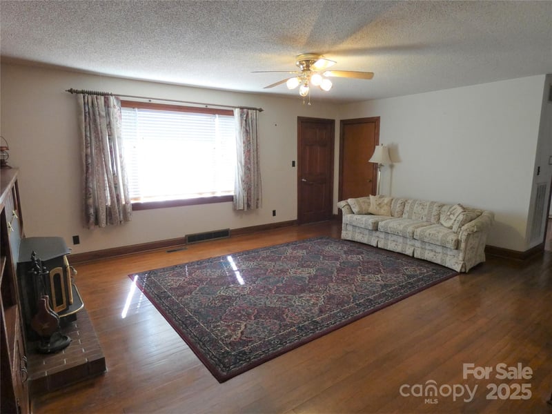 150 Fonda Rd, Statesville, NC 28677