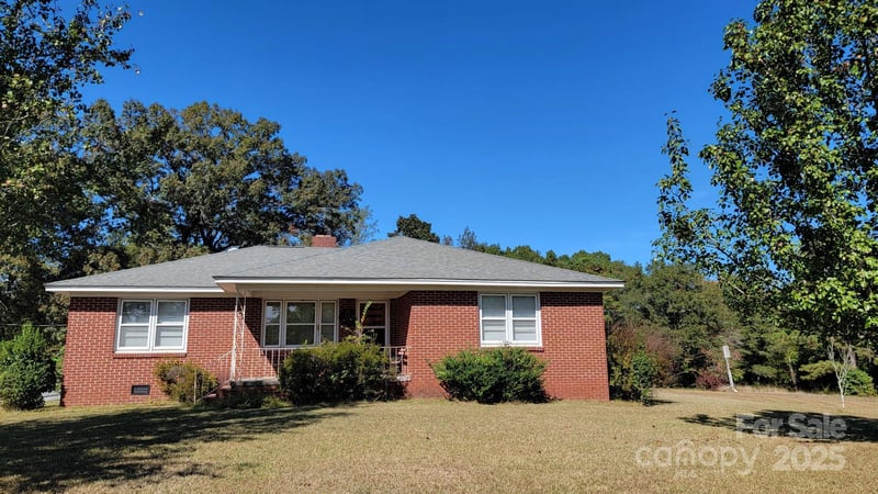 5921 Lancaster Hw, Fort Lawn, SC 29714