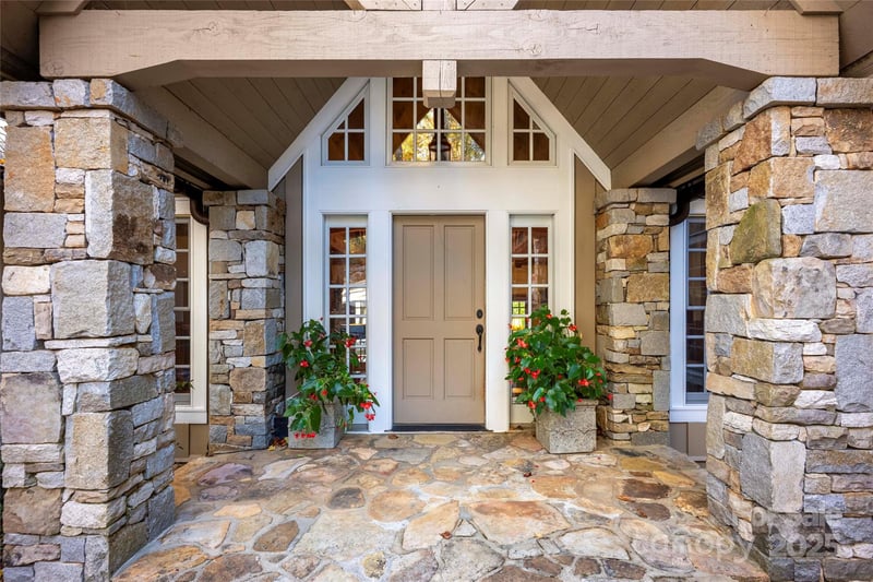 132 Red Bird Cir, Lake Toxaway, NC 28747