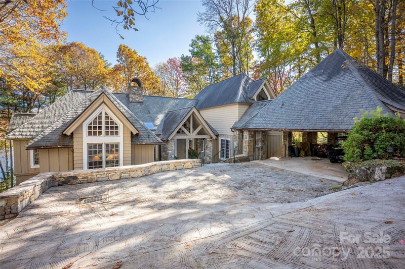 132 Red Bird Cir, Lake Toxaway, NC 28747