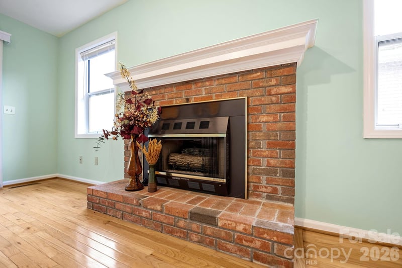 125 Exeter Ct, Hendersonville, NC 28791