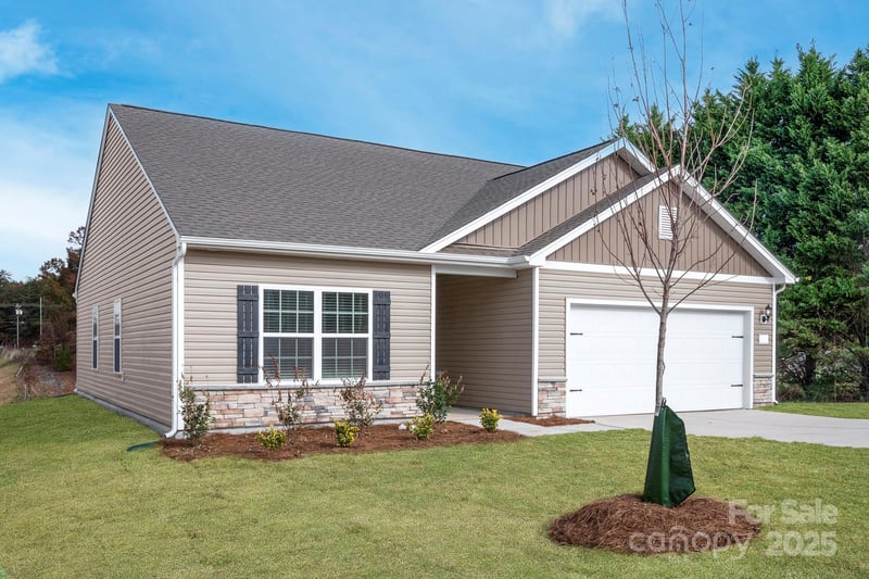1084 Russell Dr, Winston Salem, NC 27127