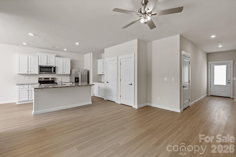 3435 Robindale Dr, Winston Salem, NC 27107